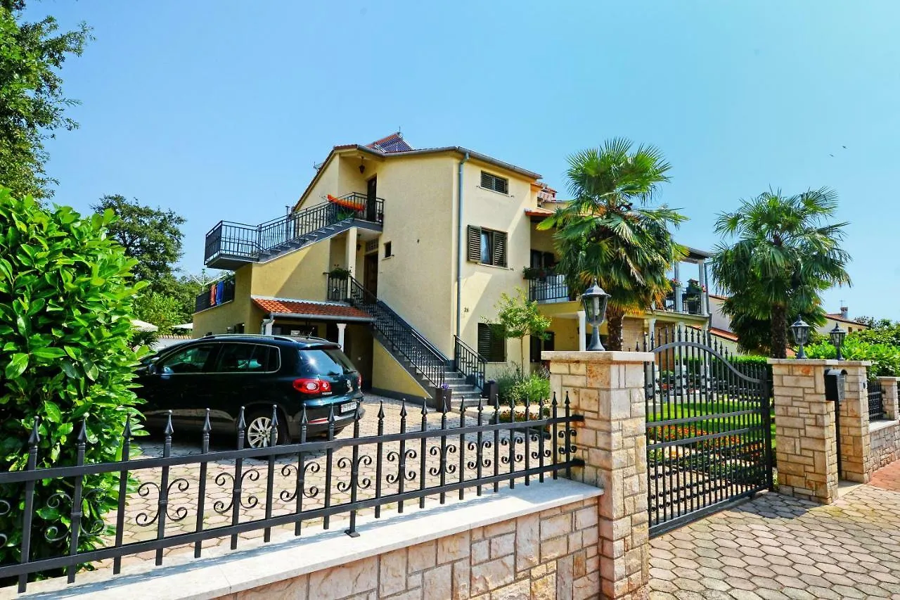 Apartments Pilic Rosini 0*,